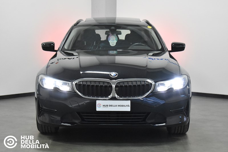 BMW 320d 48V Touring Business Advantage